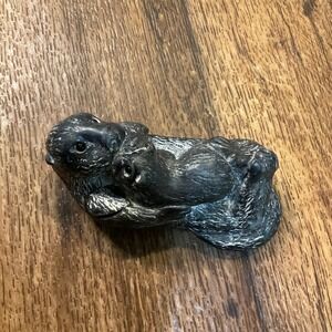 Wolf Original‎ Sculptures Otter With Baby Figurine WE Canada